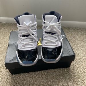 Jordan 11s “Concord” sz 6y